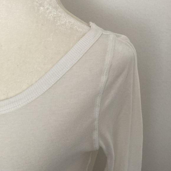 American Eagle Outfitters White 3/4 Sleeve w/ Scoop Neckline Top - Picture 6 of 8
